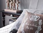 Sypialnia glamour z elementami stylu cottage